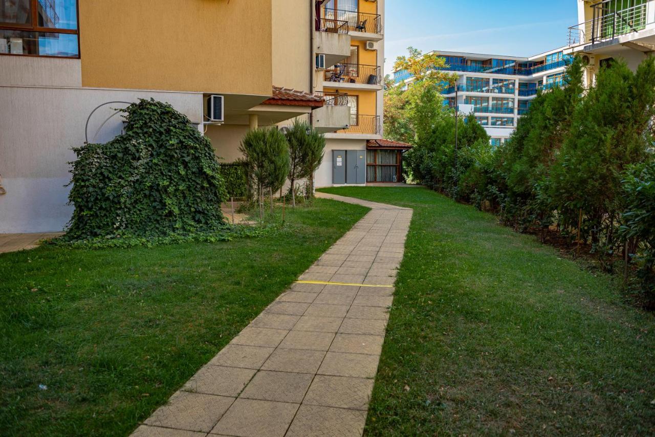 Menada Diamond Bay Apartments Sunny Beach Exterior photo