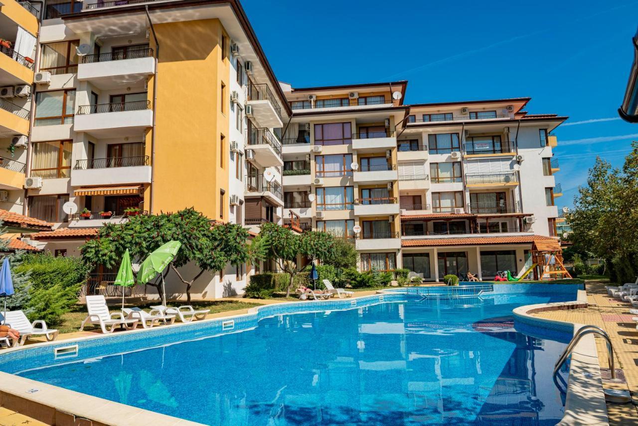 Menada Diamond Bay Apartments Sunny Beach Exterior photo