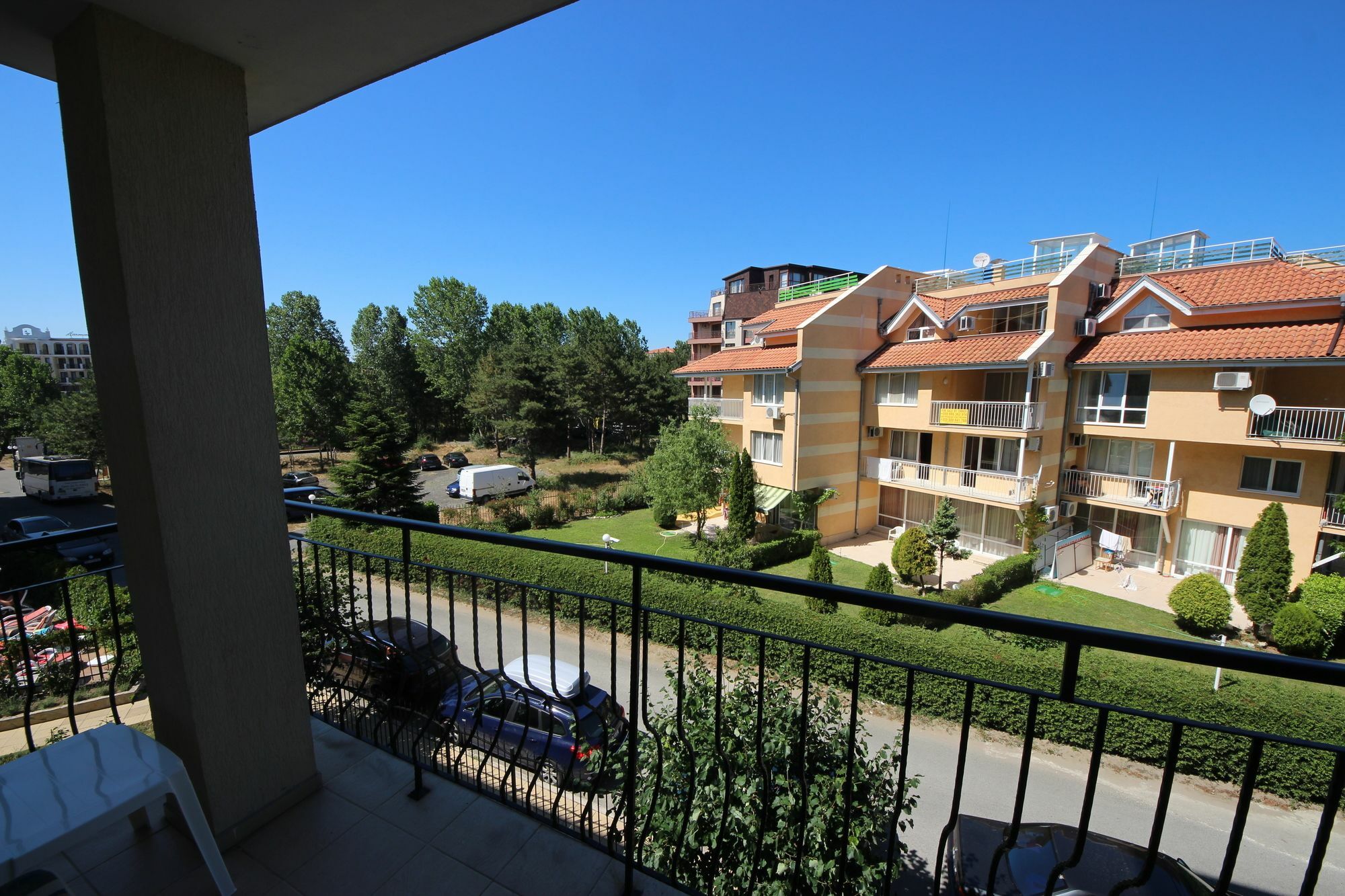 Menada Diamond Bay Apartments Sunny Beach Exterior photo